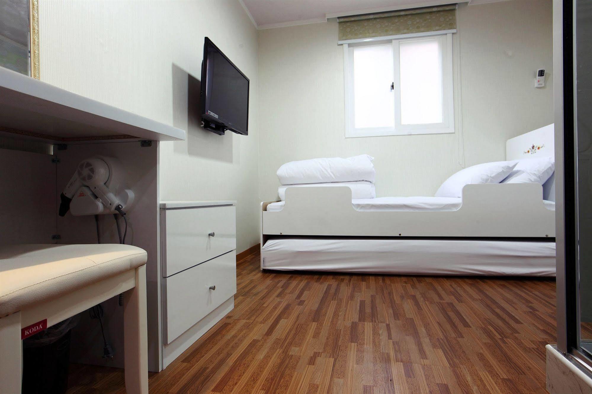 Chloe Guesthouse Gangnam Seoul Exterior photo